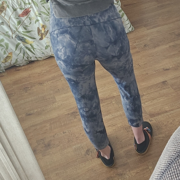 Lululemon Tie Dye Pants, Size 4 - Picture 4 of 8